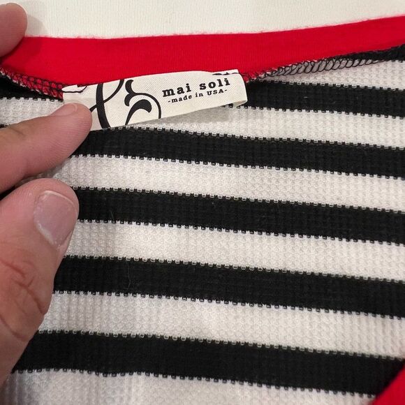 3 For $20 Mai Soli Striped Top 0048 - Picture 3 of 8